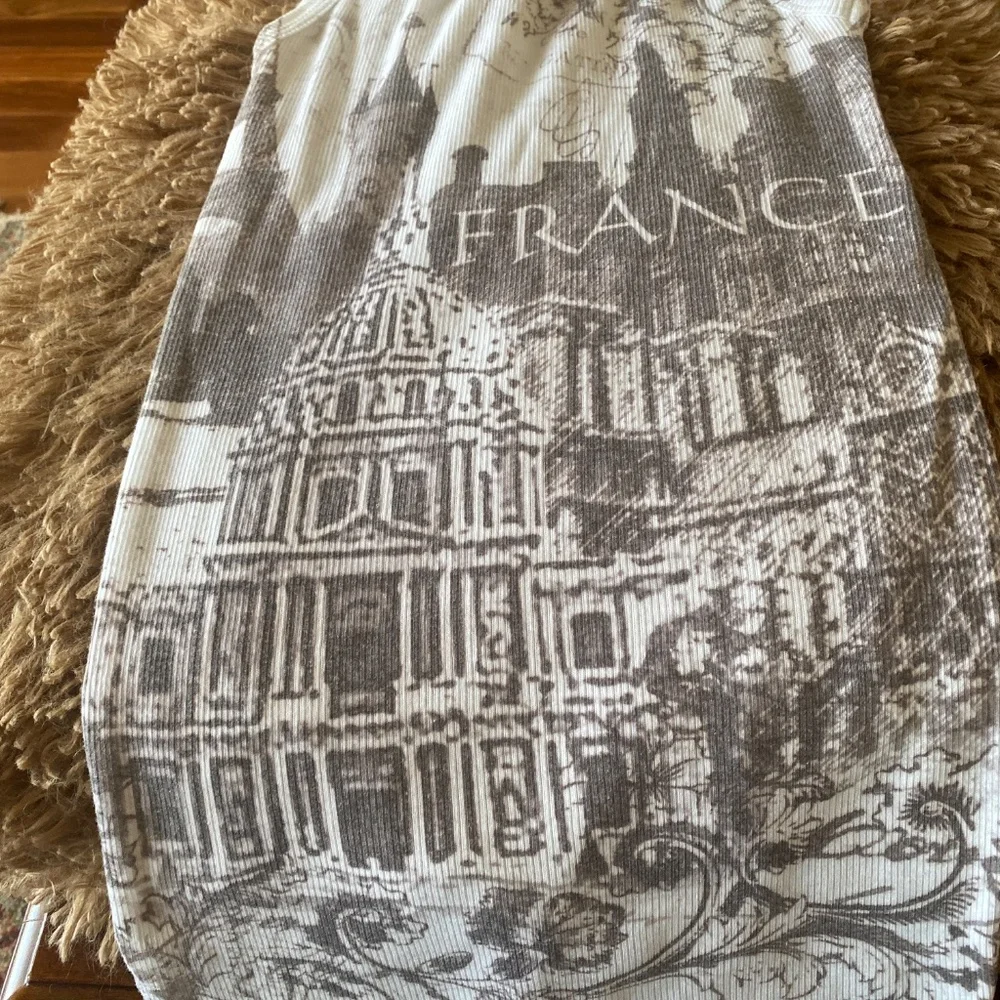 Top - Picture 3 of 4